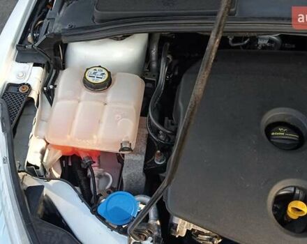 Белый Форд Фокус, объемом двигателя 1.6 л и пробегом 215 тыс. км за 7600 $, фото 2 на Automoto.ua