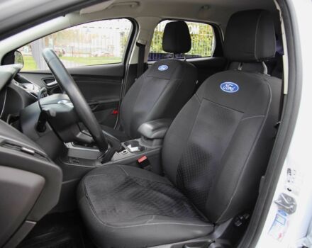 Форд Фокус 2013 в Харькове на Automoto.ua Белый Форд Фокус, объемом двигателя 1 л и пробегом 171 тыс. км за 7200 $, фото 6 на Automoto.ua