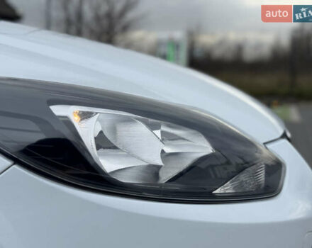 Білий Форд Фокус, об'ємом двигуна 1.6 л та пробігом 221 тис. км за 8699 $, фото 4 на Automoto.ua