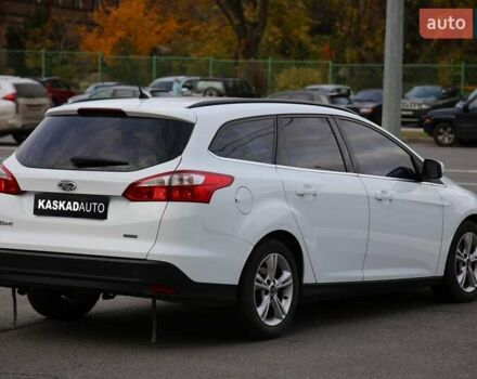 Форд Фокус 2013 в Харькове на Automoto.ua Белый Форд Фокус, объемом двигателя 1 л и пробегом 171 тыс. км за 7200 $, фото 5 на Automoto.ua