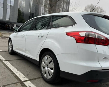 Белый Форд Фокус, объемом двигателя 1.6 л и пробегом 201 тыс. км за 8000 $, фото 3 на Automoto.ua