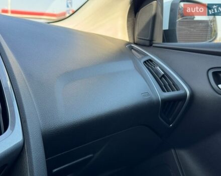 Белый Форд Фокус, объемом двигателя 1.6 л и пробегом 221 тыс. км за 8499 $, фото 53 на Automoto.ua