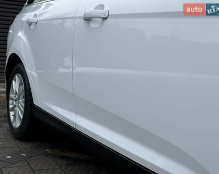 Белый Форд Фокус, объемом двигателя 1.6 л и пробегом 258 тыс. км за 8890 $, фото 12 на Automoto.ua
