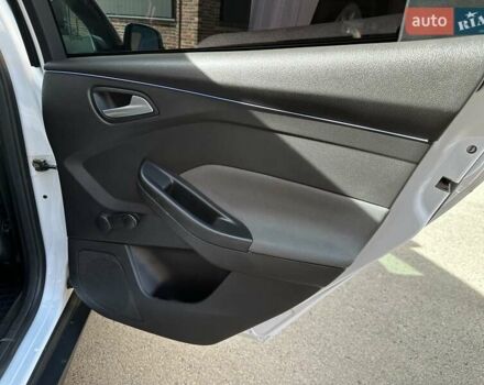 Білий Форд Фокус, об'ємом двигуна 1 л та пробігом 252 тис. км за 6200 $, фото 14 на Automoto.ua