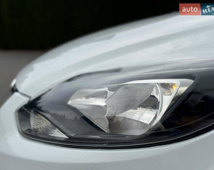 Білий Форд Фокус, об'ємом двигуна 1.6 л та пробігом 221 тис. км за 8699 $, фото 27 на Automoto.ua