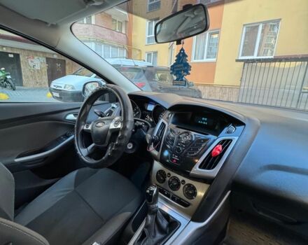 Форд Фокус 2013 в Тернополе на Automoto.ua Белый Форд Фокус, объемом двигателя 1 л и пробегом 153 тыс. км за 6200 $, фото 2 на Automoto.ua