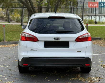 Белый Форд Фокус, объемом двигателя 1.6 л и пробегом 246 тыс. км за 7100 $, фото 13 на Automoto.ua