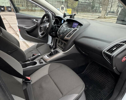 Белый Форд Фокус, объемом двигателя 1.6 л и пробегом 201 тыс. км за 8000 $, фото 11 на Automoto.ua