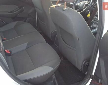 Белый Форд Фокус, объемом двигателя 1.6 л и пробегом 215 тыс. км за 7600 $, фото 18 на Automoto.ua