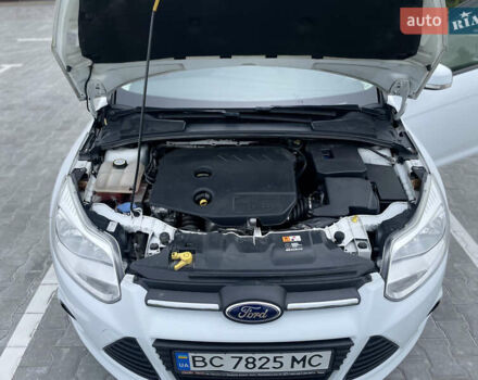 Белый Форд Фокус, объемом двигателя 1.6 л и пробегом 257 тыс. км за 7300 $, фото 5 на Automoto.ua