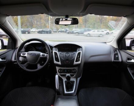 Форд Фокус 2013 в Харькове на Automoto.ua Белый Форд Фокус, объемом двигателя 1 л и пробегом 171 тыс. км за 7200 $, фото 11 на Automoto.ua