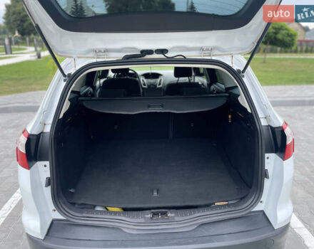 Белый Форд Фокус, объемом двигателя 1.6 л и пробегом 257 тыс. км за 7300 $, фото 6 на Automoto.ua