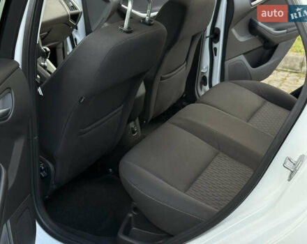 Форд Фокус 2013 в Стрые на Automoto.ua Белый Форд Фокус, объемом двигателя 0 л и пробегом 202 тыс. км за 8850 $, фото 116 на Automoto.ua