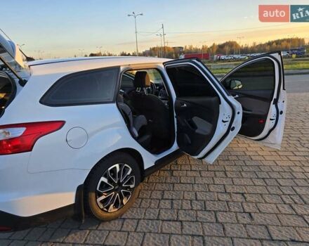 Білий Форд Фокус, об'ємом двигуна 1.6 л та пробігом 263 тис. км за 7800 $, фото 21 на Automoto.ua