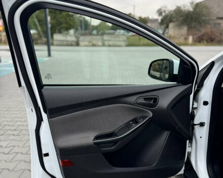 Белый Форд Фокус, объемом двигателя 1.6 л и пробегом 174 тыс. км за 8200 $, фото 16 на Automoto.ua