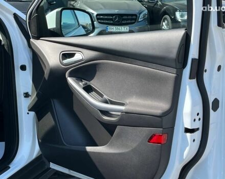 Белый Форд Фокус, объемом двигателя 1.6 л и пробегом 314 тыс. км за 8490 $, фото 2 на Automoto.ua