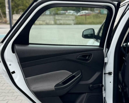 Белый Форд Фокус, объемом двигателя 1.6 л и пробегом 174 тыс. км за 8200 $, фото 15 на Automoto.ua