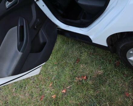 Белый Форд Фокус, объемом двигателя 1.6 л и пробегом 219 тыс. км за 6950 $, фото 4 на Automoto.ua