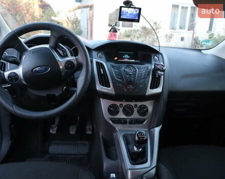 Белый Форд Фокус, объемом двигателя 1.6 л и пробегом 219 тыс. км за 6950 $, фото 6 на Automoto.ua