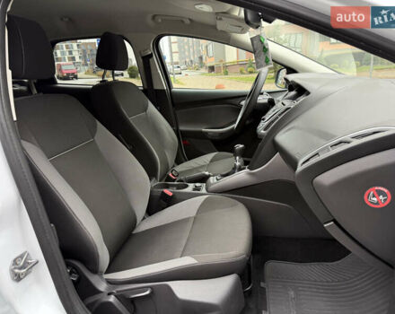 Белый Форд Фокус, объемом двигателя 1.6 л и пробегом 191 тыс. км за 8942 $, фото 41 на Automoto.ua