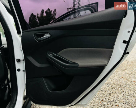 Форд Фокус 2014 в Харькове на Automoto.ua Белый Форд Фокус, объемом двигателя 1.6 л и пробегом 225 тыс. км за 8200 $, фото 17 на Automoto.ua