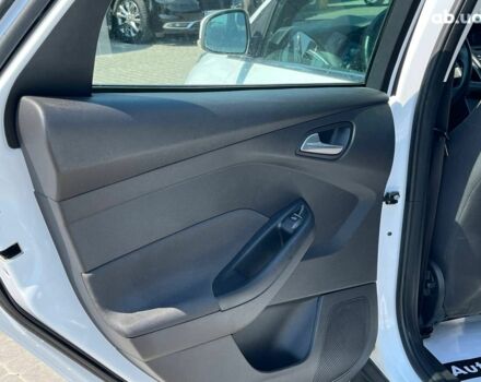 Белый Форд Фокус, объемом двигателя 1.6 л и пробегом 314 тыс. км за 8490 $, фото 15 на Automoto.ua