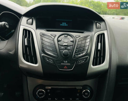 Форд Фокус 2014 в Харькове на Automoto.ua Белый Форд Фокус, объемом двигателя 1.6 л и пробегом 225 тыс. км за 8200 $, фото 25 на Automoto.ua