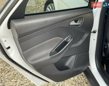 Белый Форд Фокус, объемом двигателя 1.6 л и пробегом 219 тыс. км за 8750 $, фото 47 на Automoto.ua