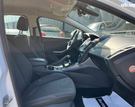 Белый Форд Фокус, объемом двигателя 1.6 л и пробегом 314 тыс. км за 8490 $, фото 7 на Automoto.ua