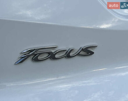 Белый Форд Фокус, объемом двигателя 1.6 л и пробегом 218 тыс. км за 8799 $, фото 60 на Automoto.ua