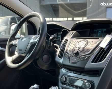 Белый Форд Фокус, объемом двигателя 1.6 л и пробегом 314 тыс. км за 8490 $, фото 4 на Automoto.ua