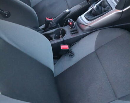 Белый Форд Фокус, объемом двигателя 1.6 л и пробегом 219 тыс. км за 6950 $, фото 15 на Automoto.ua