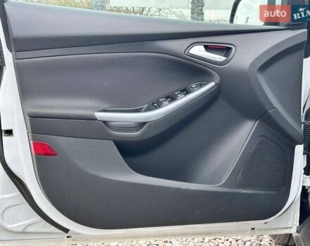 Белый Форд Фокус, объемом двигателя 1 л и пробегом 164 тыс. км за 7700 $, фото 10 на Automoto.ua