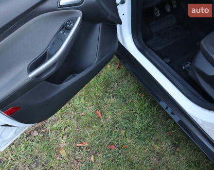 Белый Форд Фокус, объемом двигателя 1.6 л и пробегом 219 тыс. км за 6950 $, фото 5 на Automoto.ua