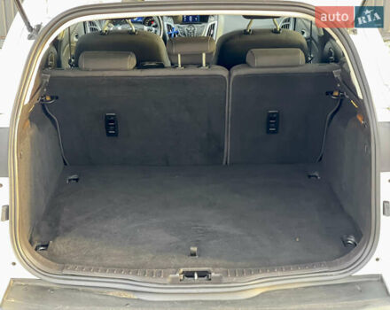 Белый Форд Фокус, объемом двигателя 1.6 л и пробегом 219 тыс. км за 8750 $, фото 48 на Automoto.ua