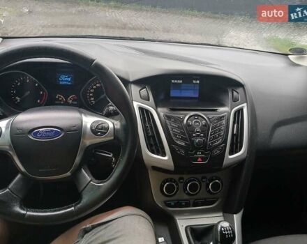 Форд Фокус 2014 в Киеве на Automoto.ua Белый Форд Фокус, объемом двигателя 1.6 л и пробегом 310 тыс. км за 7200 $, фото 11 на Automoto.ua