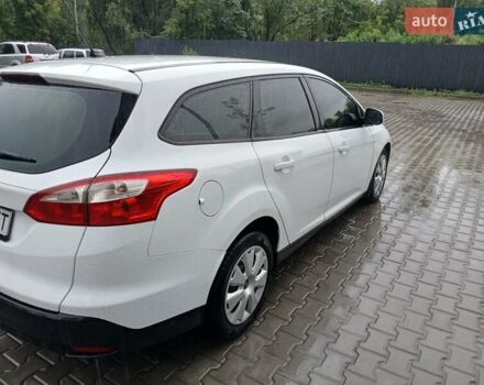 Форд Фокус 2014 в Киеве на Automoto.ua Белый Форд Фокус, объемом двигателя 1.6 л и пробегом 310 тыс. км за 7200 $, фото 10 на Automoto.ua