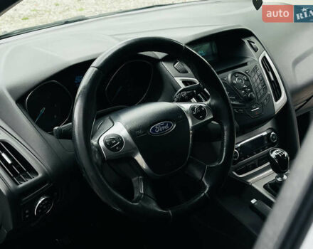 Форд Фокус 2014 в Харькове на Automoto.ua Белый Форд Фокус, объемом двигателя 1.6 л и пробегом 225 тыс. км за 8200 $, фото 9 на Automoto.ua