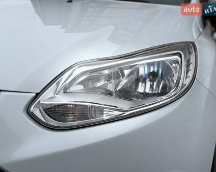 Белый Форд Фокус, объемом двигателя 1.6 л и пробегом 191 тыс. км за 8942 $, фото 13 на Automoto.ua