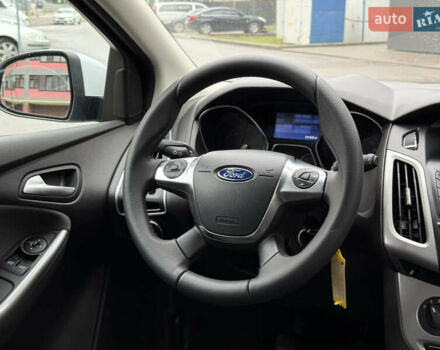 Белый Форд Фокус, объемом двигателя 1.6 л и пробегом 191 тыс. км за 8942 $, фото 37 на Automoto.ua