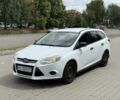 Белый Форд Фокус, объемом двигателя 1.6 л и пробегом 300 тыс. км за 2950 $, фото 1 на Automoto.ua