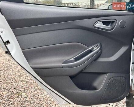 Белый Форд Фокус, объемом двигателя 1 л и пробегом 164 тыс. км за 7700 $, фото 27 на Automoto.ua