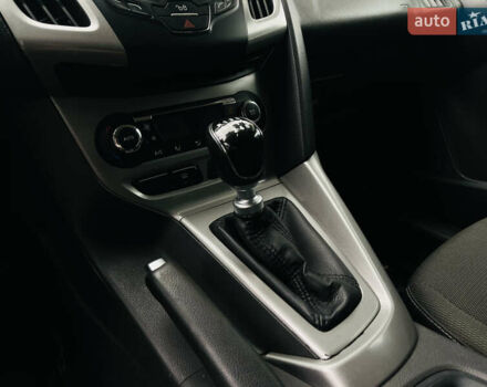 Форд Фокус 2014 в Харькове на Automoto.ua Белый Форд Фокус, объемом двигателя 1.6 л и пробегом 225 тыс. км за 8200 $, фото 24 на Automoto.ua