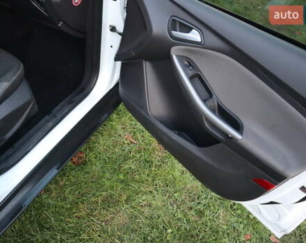 Белый Форд Фокус, объемом двигателя 1.6 л и пробегом 219 тыс. км за 6950 $, фото 9 на Automoto.ua