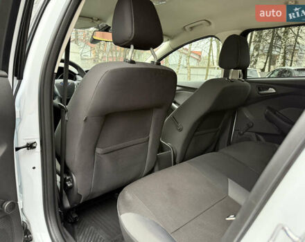 Белый Форд Фокус, объемом двигателя 1.6 л и пробегом 191 тыс. км за 8942 $, фото 31 на Automoto.ua