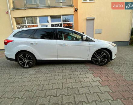 Форд Фокус 2015 в Львове на Automoto.ua Белый Форд Фокус, объемом двигателя 1.56 л и пробегом 193 тыс. км за 9000 $, фото 18 на Automoto.ua