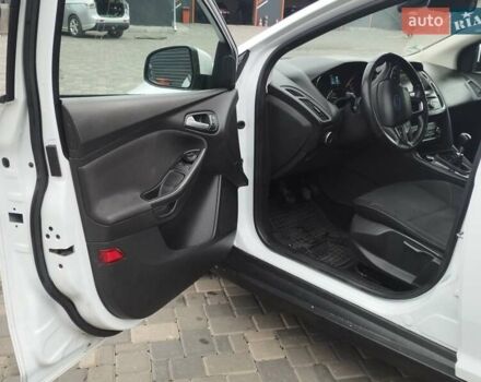 Белый Форд Фокус, объемом двигателя 1.6 л и пробегом 163 тыс. км за 8699 $, фото 18 на Automoto.ua