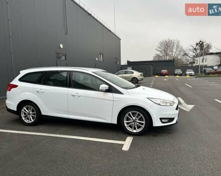 Белый Форд Фокус, объемом двигателя 1 л и пробегом 169 тыс. км за 8700 $, фото 2 на Automoto.ua