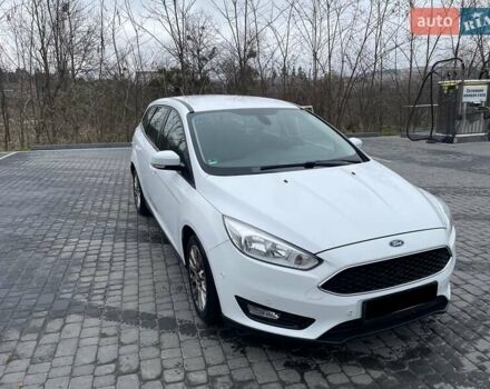 Белый Форд Фокус, объемом двигателя 1.5 л и пробегом 256 тыс. км за 8500 $, фото 2 на Automoto.ua