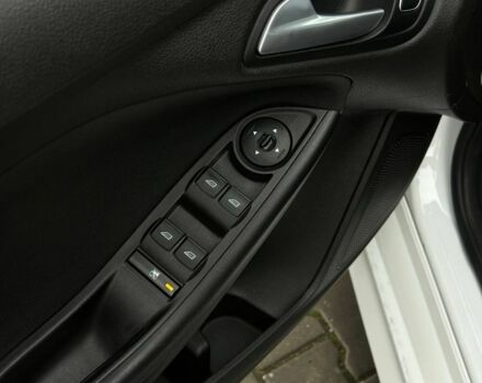 Белый Форд Фокус, объемом двигателя 2 л и пробегом 109 тыс. км за 8700 $, фото 16 на Automoto.ua